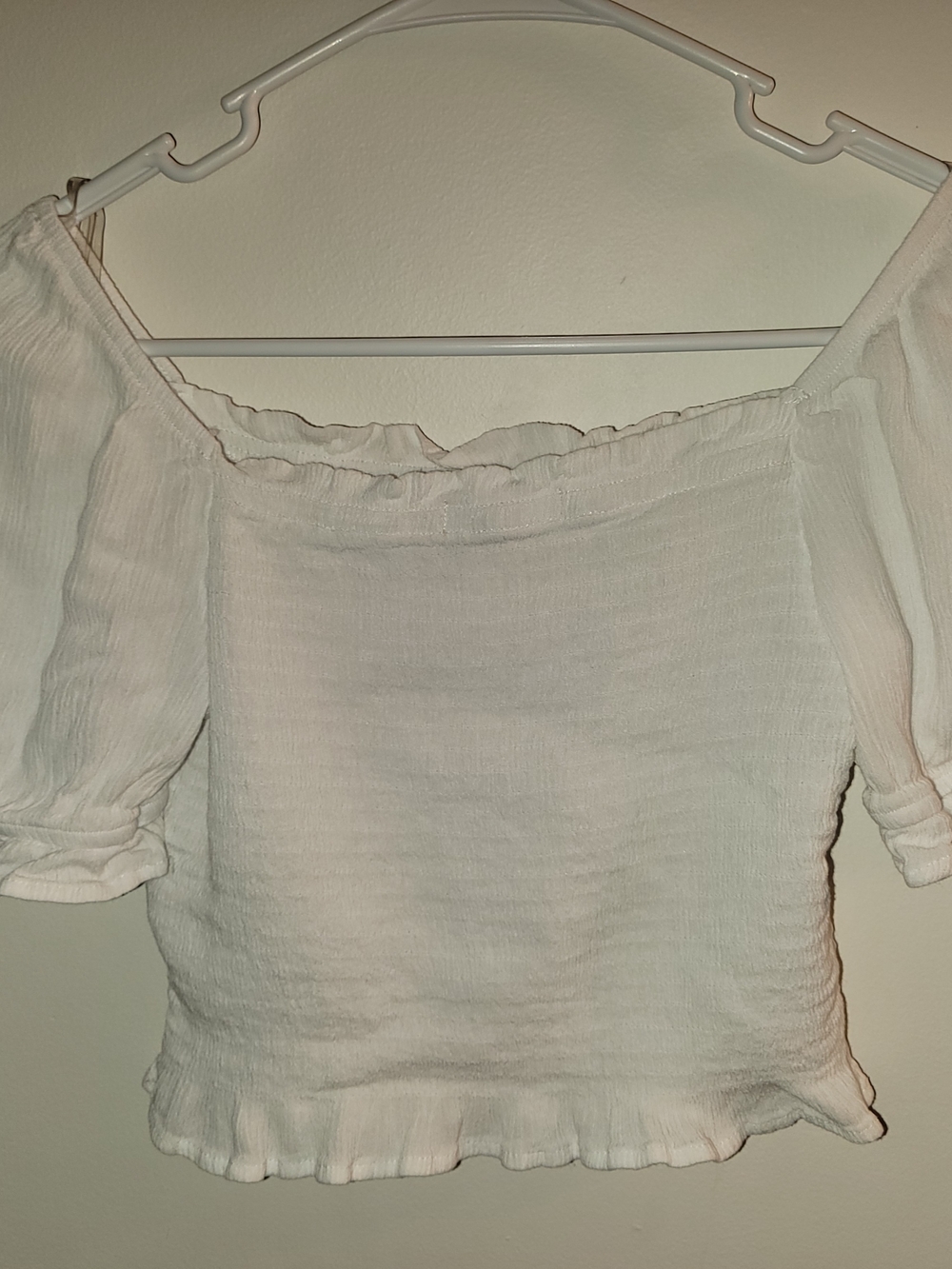SO White Off-Shoulder Ruffle Crop Top